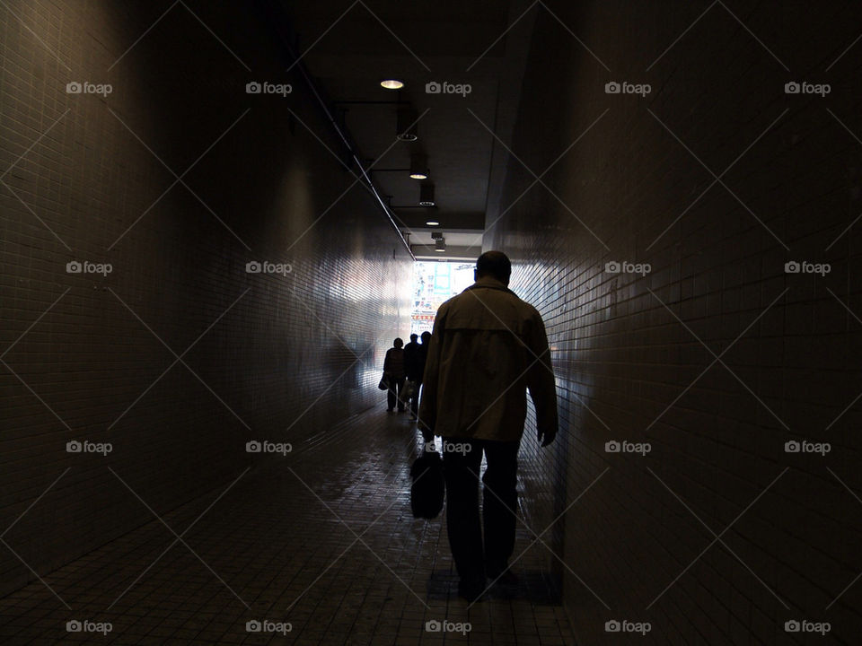 light tunnel people dark by king