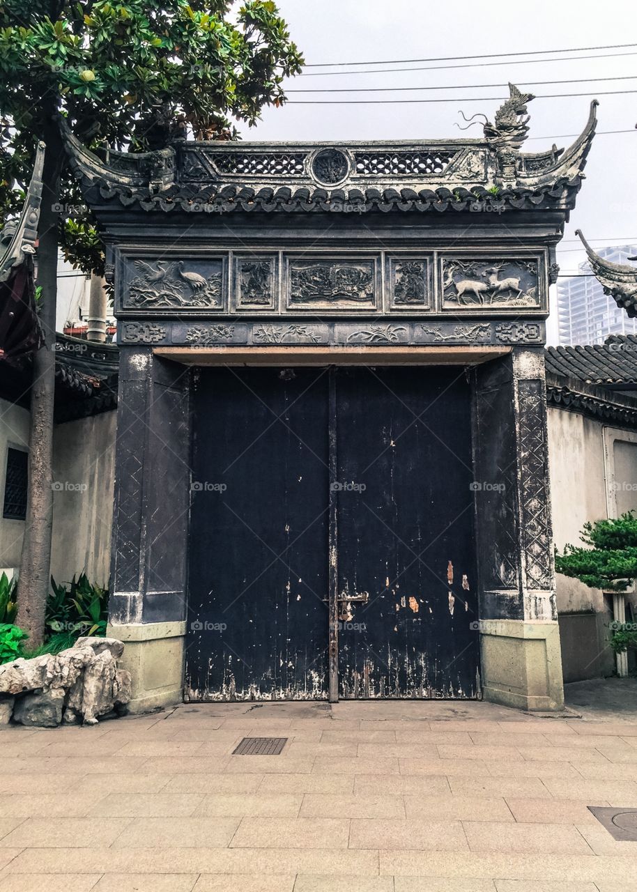 Side door at Yu Garden, Old City of Shanghai, China