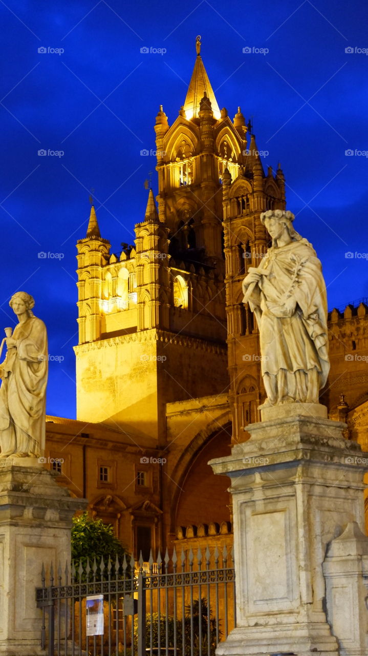 Dettaglio della cattedrale di Palermo - Palermo's cathedral detail