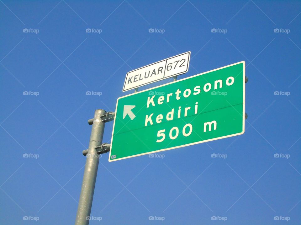 I'm lonely & still waiting for you in this way under this blue sky...

This is a sign come to Kediri & Kertosono in East Java with a blue sky in another place in Jombang.