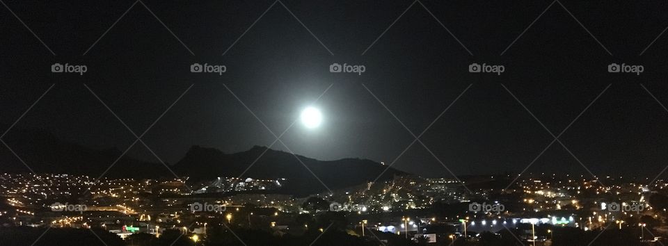 Full moon 🌕 
Tenerife, Spain 🇪🇸 