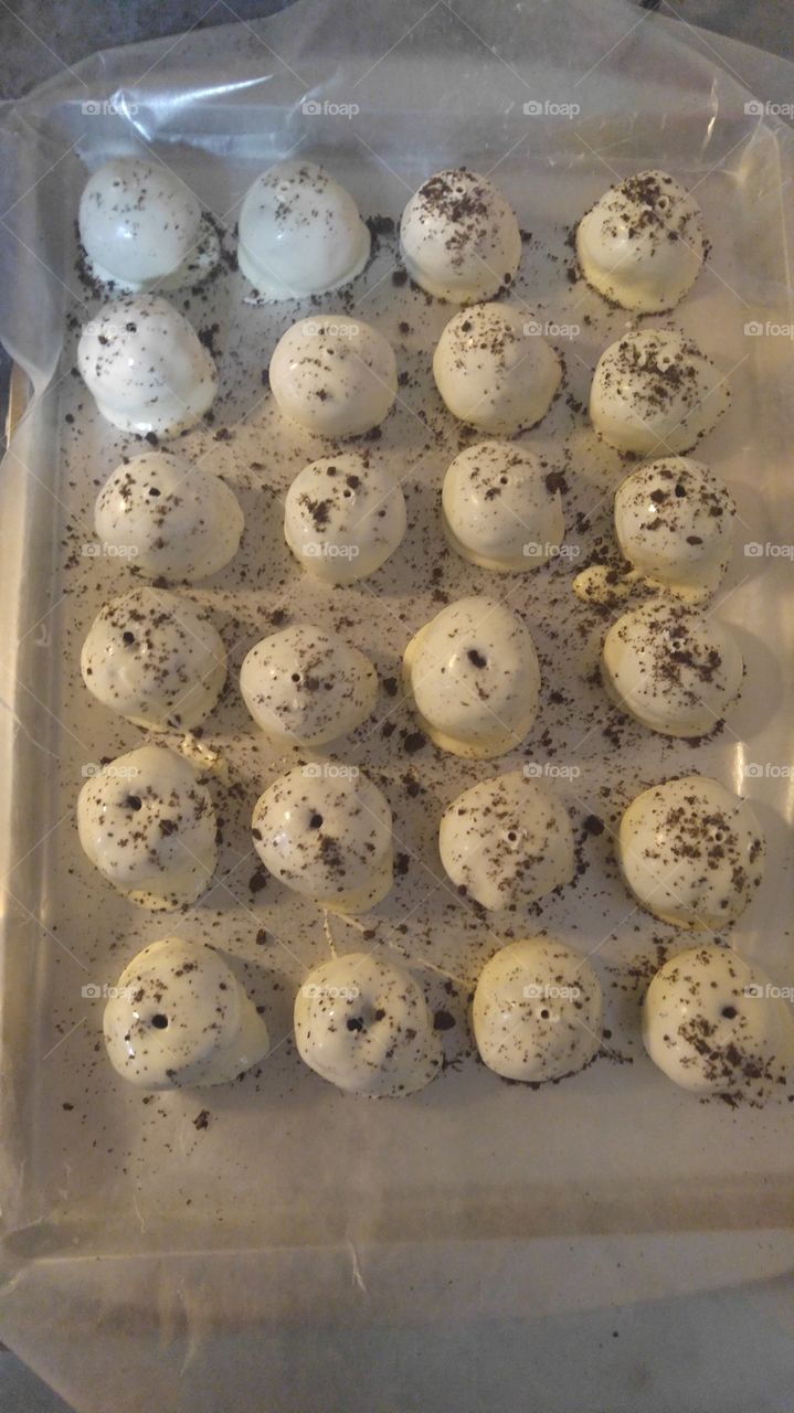 tasty Oreo balls perfect for the holidays