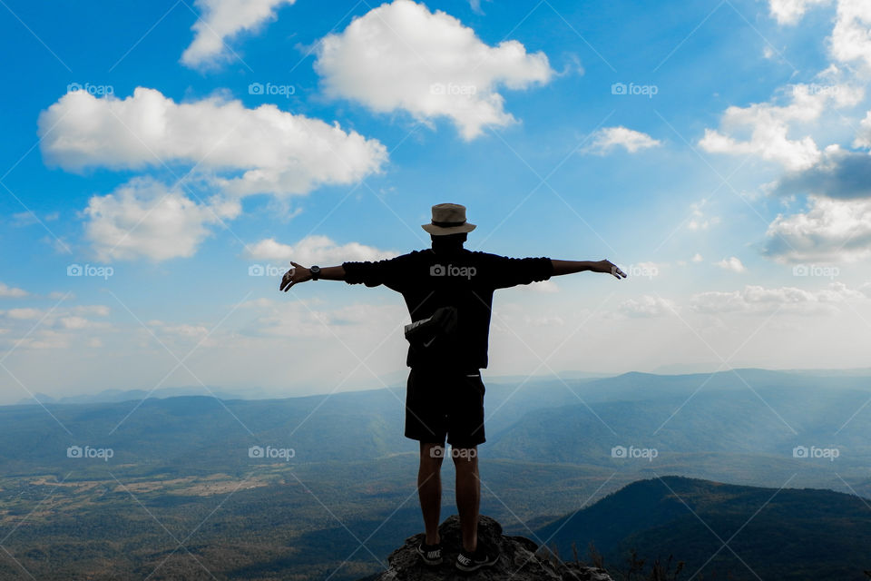 I wii fly on the mountains at Phu Kradueng National Park , Thai land. 💙💚❤️🏞️