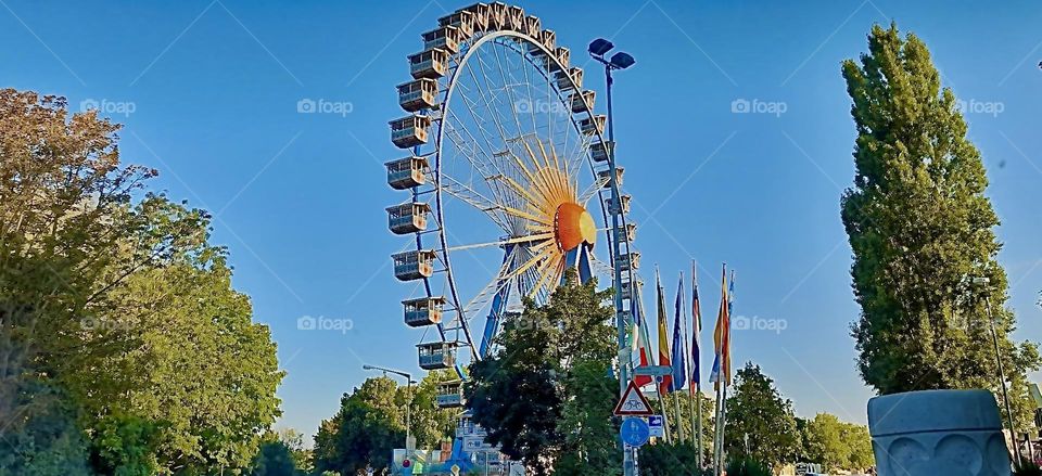 The “Gäubodenvolksfest” is the equivalent to the “Oktoberfest” of “Munich” for the charming little Bavarian town known as “Straubing”. After a three year hiatus due to “COVID” the Ferris wheel started spinning round again in 2022. Hypnotic Productons