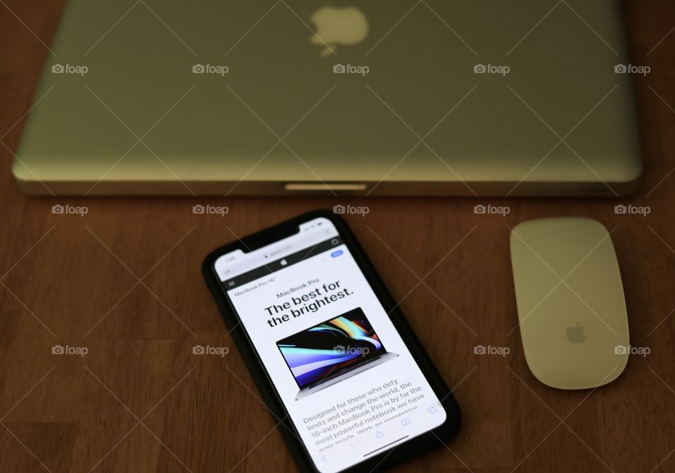 Phone on Apple Website