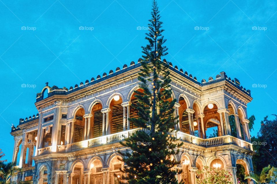 The Ruins is the remains of an ancient ancestral mansion. It was built to commemorate the great love of a husband to his departed wife. Witness its romantic aura and discover its beauty and history once you visit the Philippines. ✨