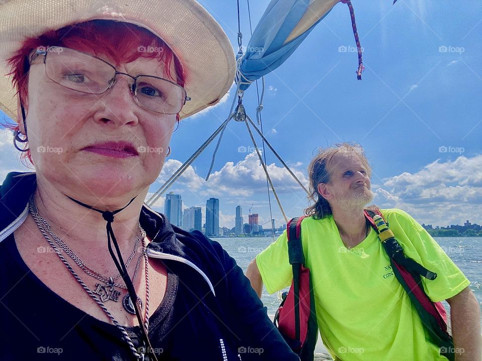 I, „Petra Schiller“ and my partner „Timothy Trespas“ have decided to take our new boat, a „23 O‘Day“ out on the immediate waters surrounding „Newtown Creek“ on the „East River“ in the sunny just a slight bit windy weather. 2023. Hypnotic Productions