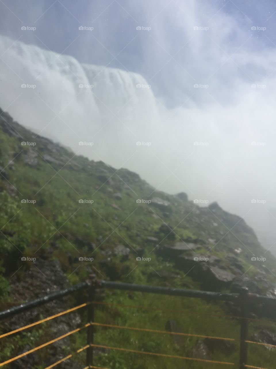 Niagara Falls rocks 