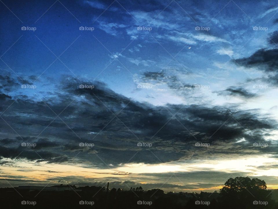 🌄🇺🇸 An extremely beautiful dawn in Jundiaí, interior of Brazil. Cheer the nature! / 🇧🇷 Um amanhecer extremamente bonito em Jundiaí, interior do Brasil. Viva a natureza! 
