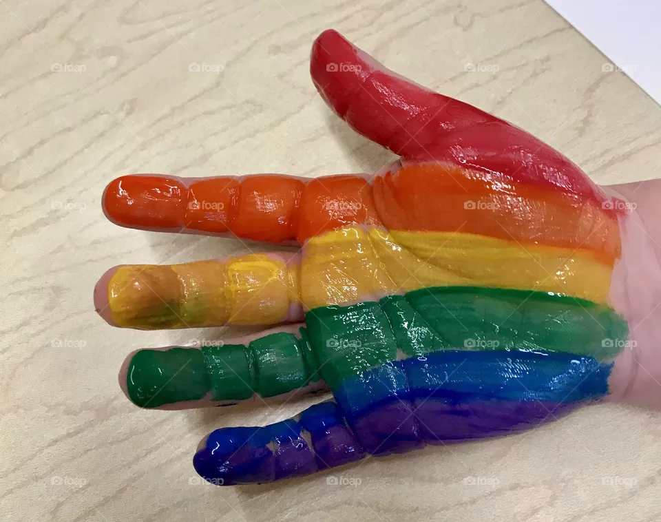 Rainbow hand 