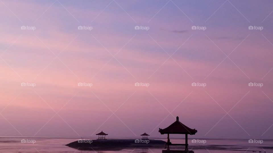 Gentle pink sunrise🌅 Sky and Ocean 🌅