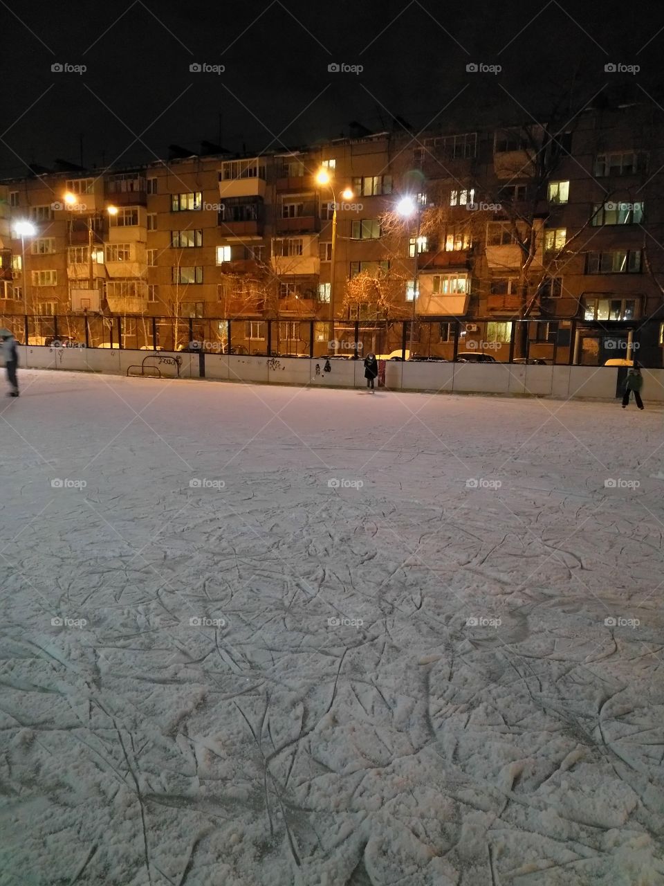 Вечером на катке.