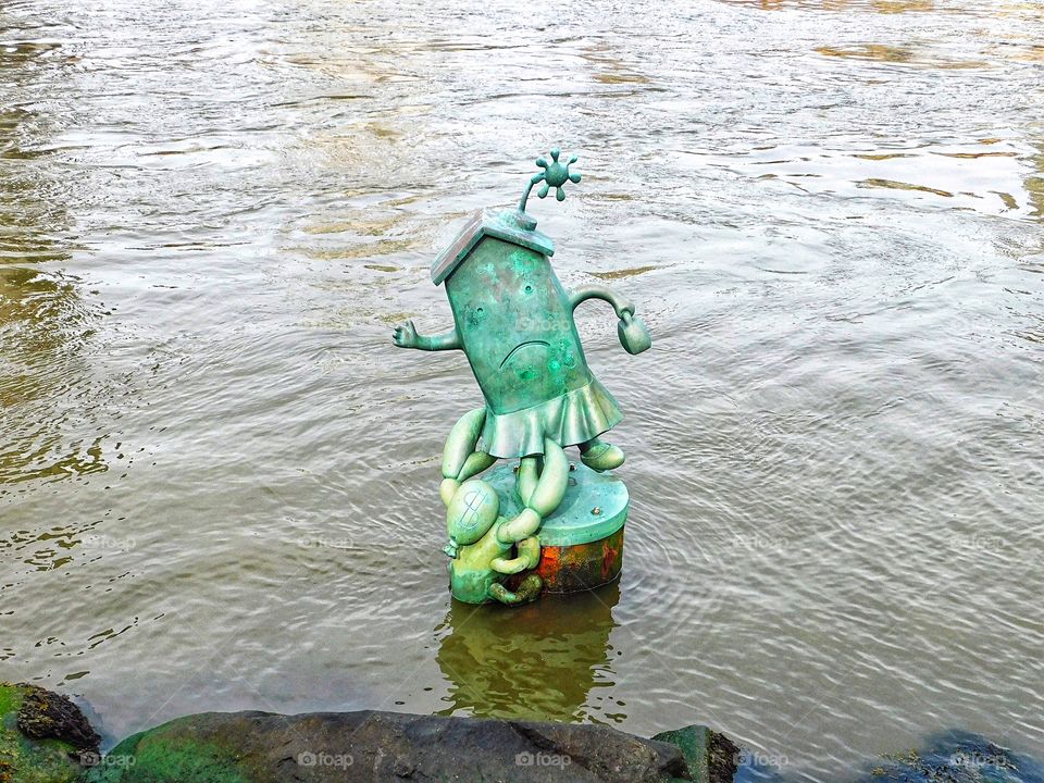 Statue in the East River 