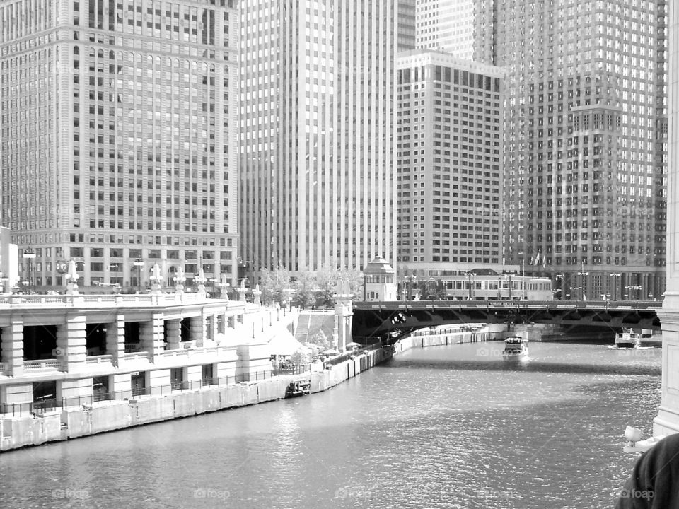 River runs through the city. Photo taken in Chicago 