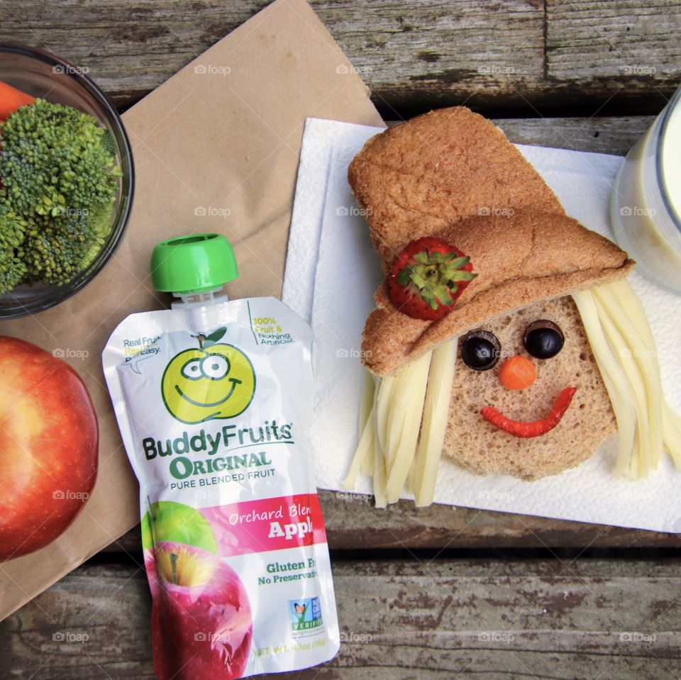 Buddy fruits with scarecrow sandwich and Fall 