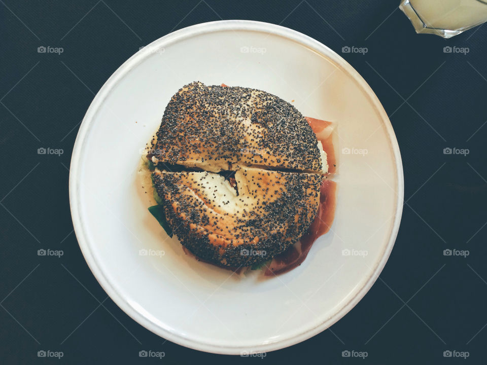 Bagel and prosciutto