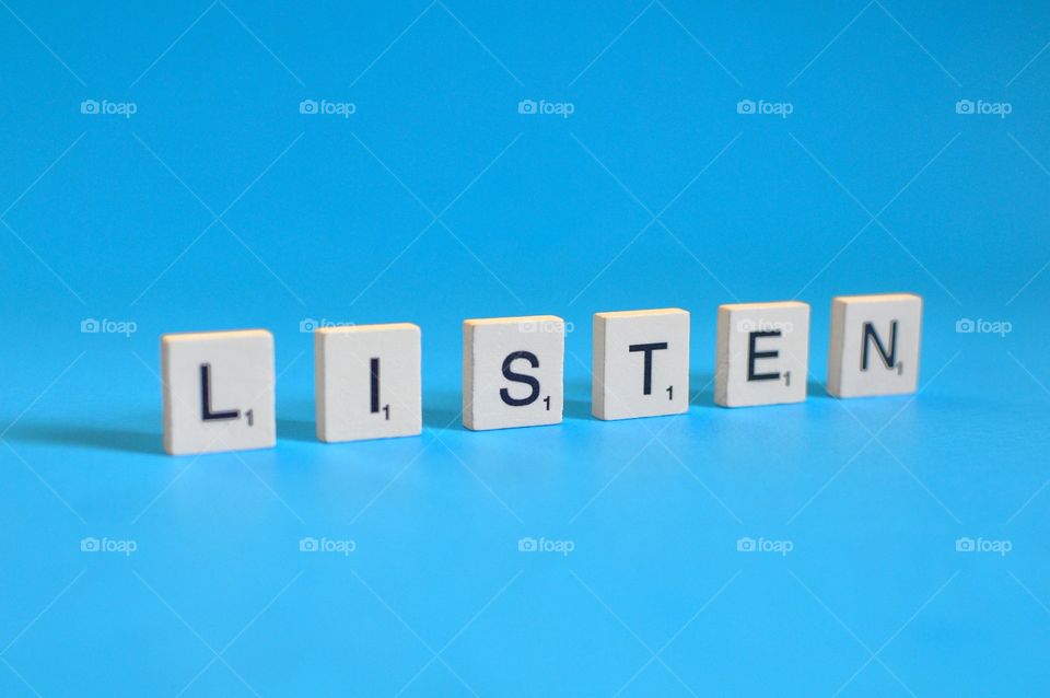 Listen scrabble word