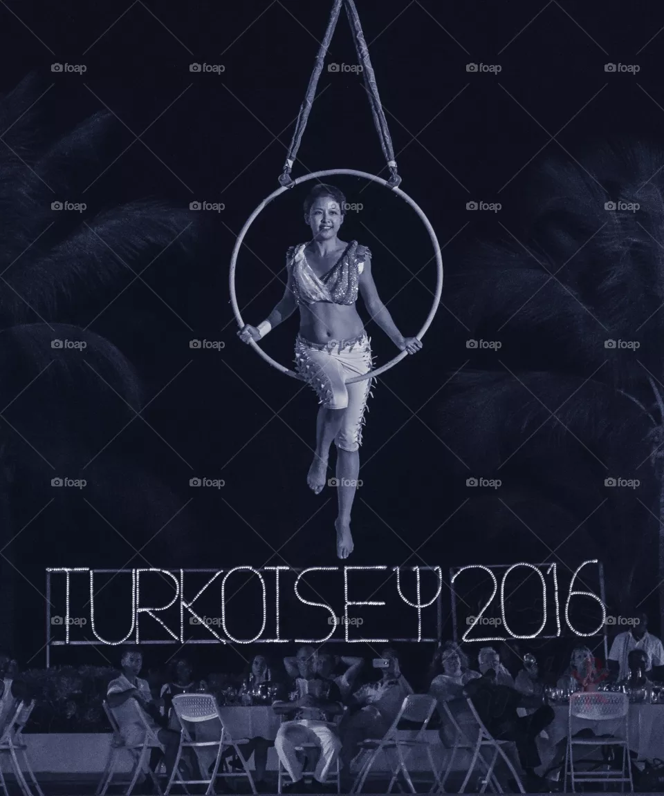 Trapeze Act