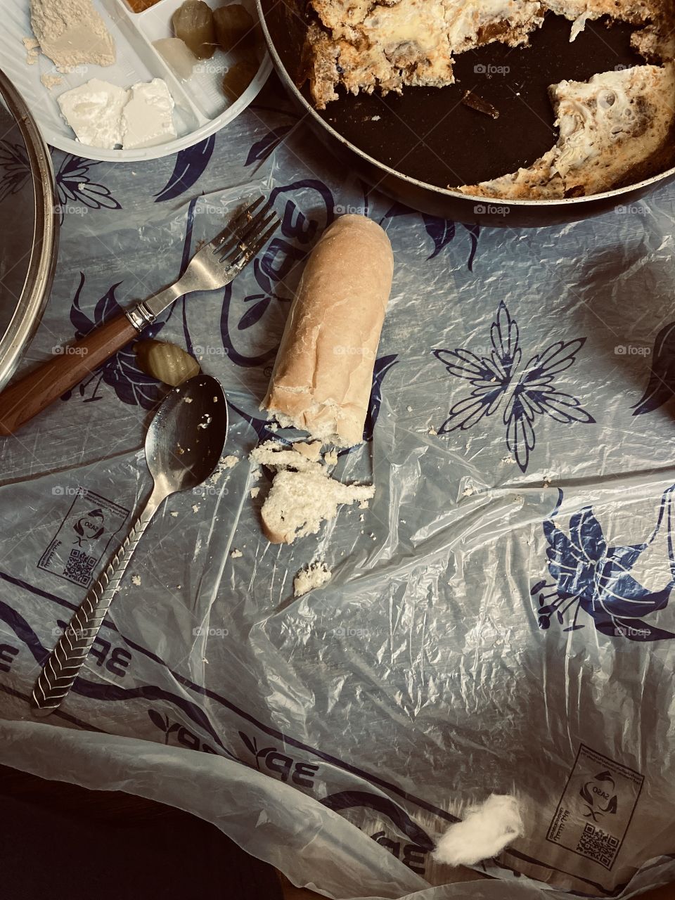 A simple and light dinner with my sister, eggs, tea and jam