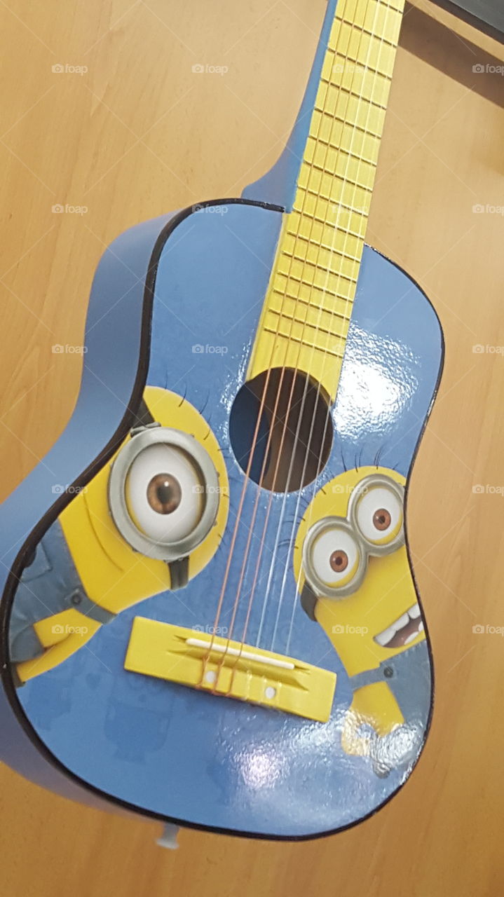 Minion guitar