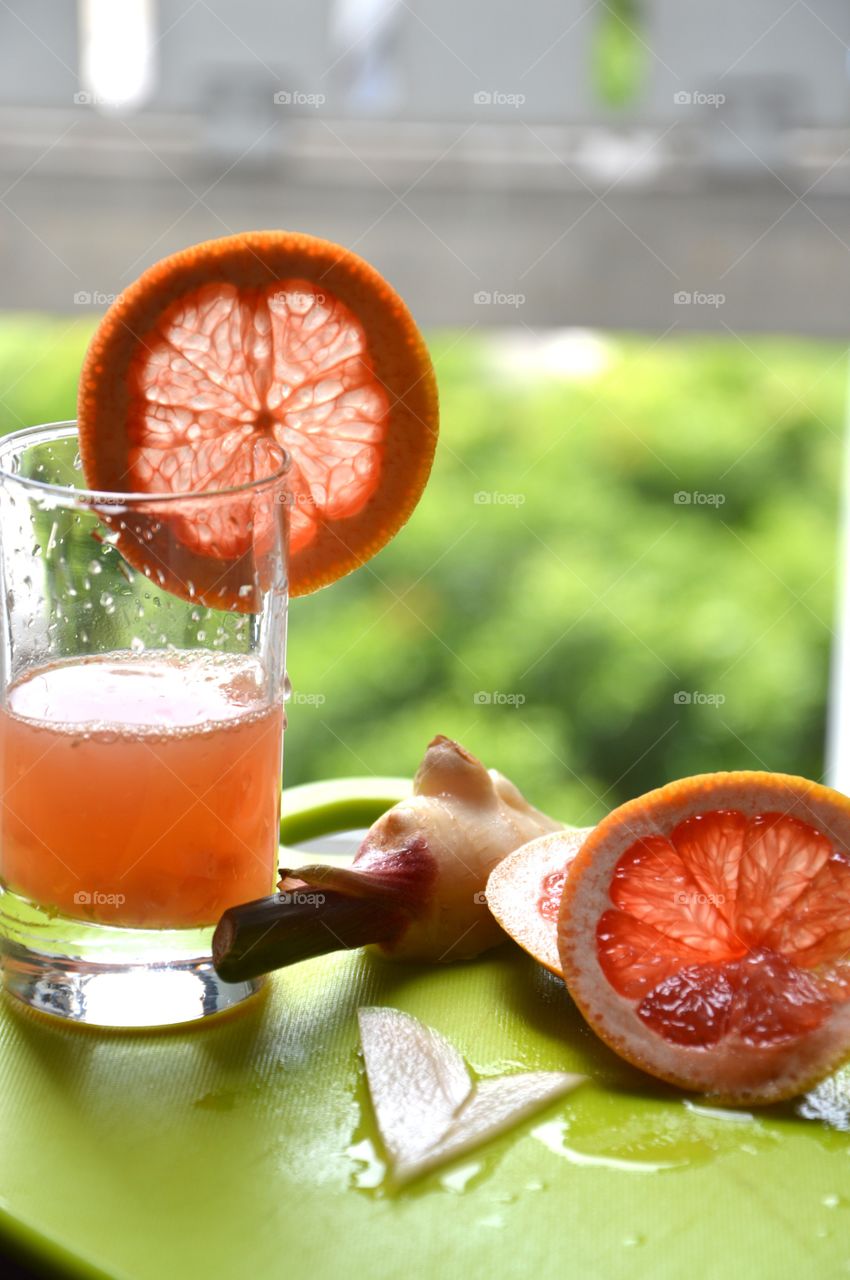 Ginger and Grapefruit Juice 