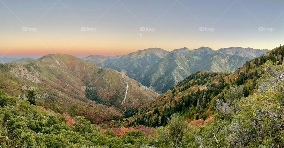 The colors of autumn are so striking in the mountains, especially at golden hour and sunset 