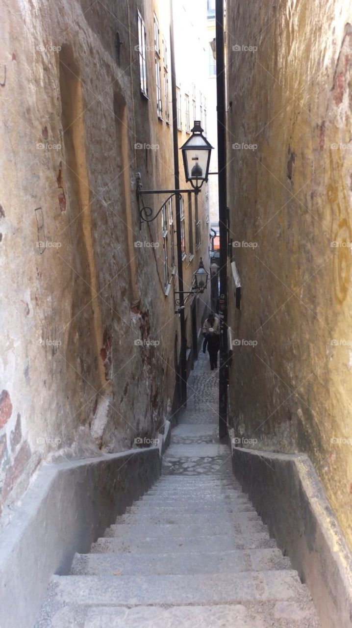 Narrow passage