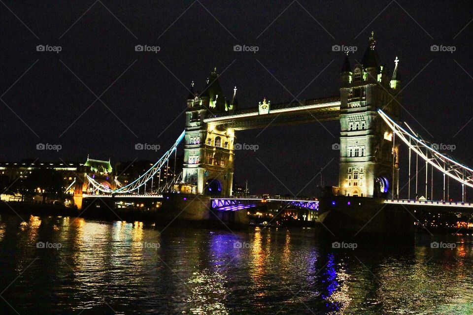 The london bridge at night