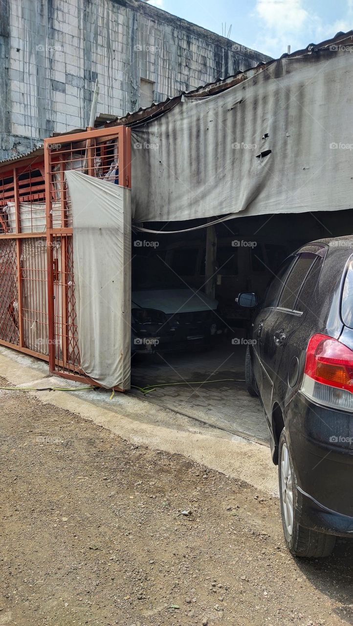 perbaikan bemper mobil