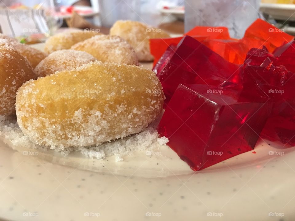 Doughnut and jello
