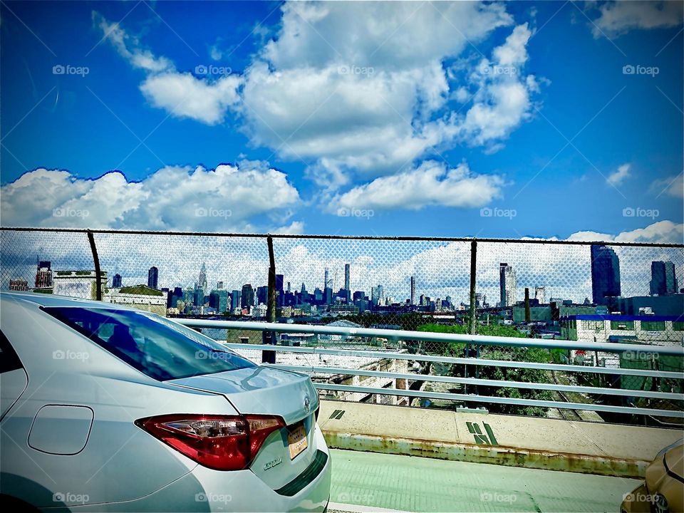 One last impression of our journey from „Newtown Creek“ in LIC, Queens to „Ft Greene“, Bklyn, NY that we take sometimes several times a week on the „BQE“ which is the quickest and easiest connection between the boroughs. 2022. Hypnotic Productions