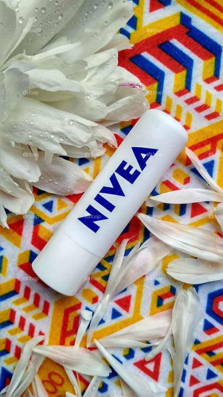 Nivea lips