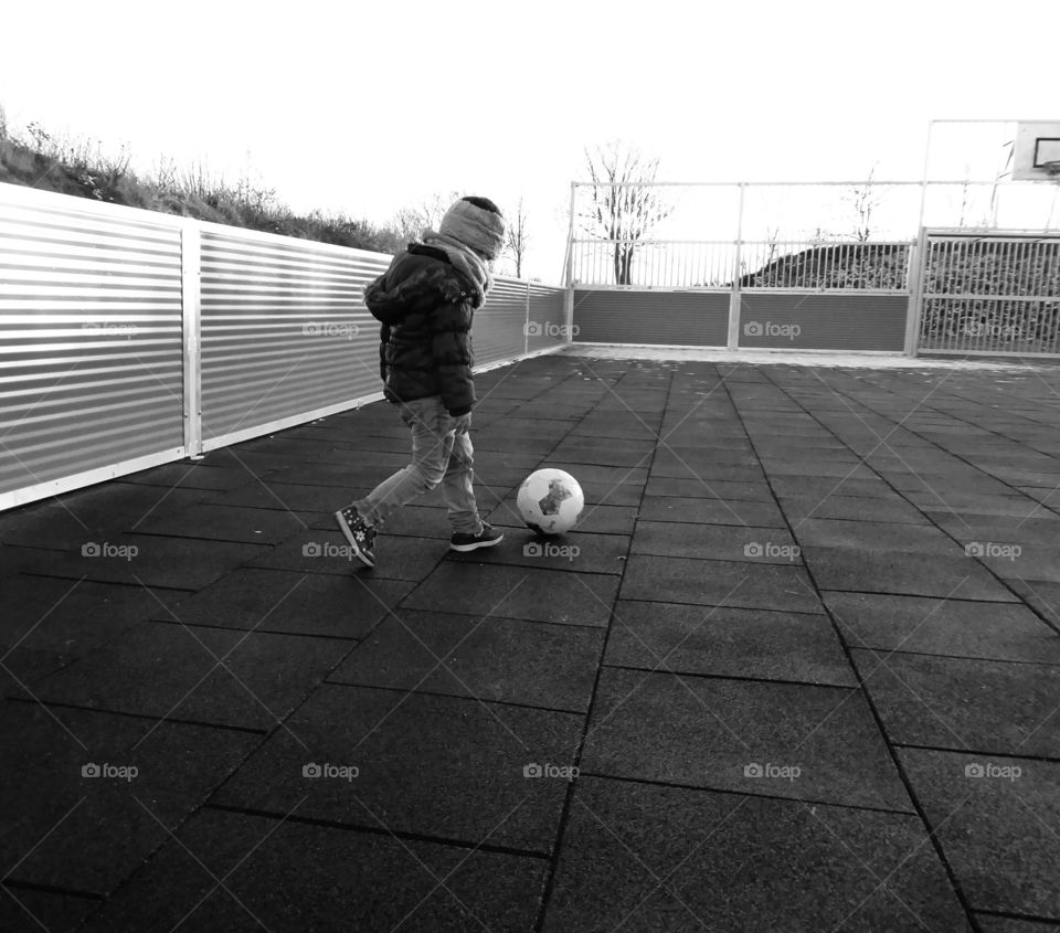 Street Soccer Black & White 