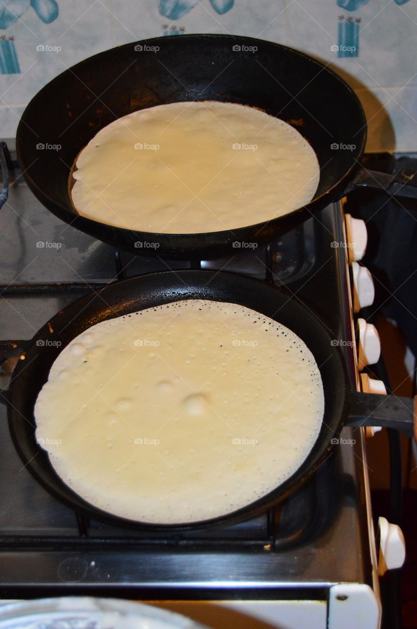 Cooking pancakes