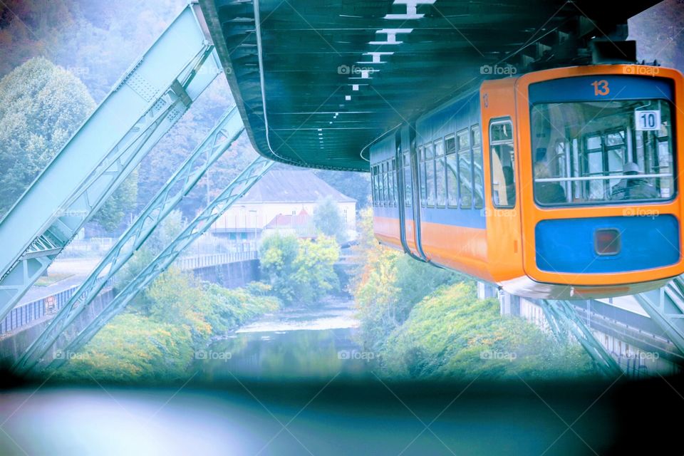 Schwebebahn 
