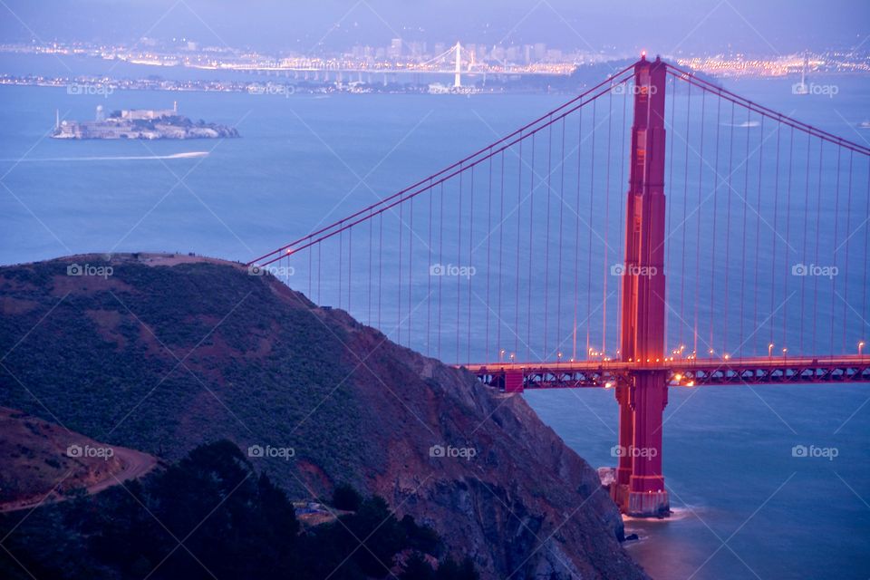 Golden Gate Bridge during dusk