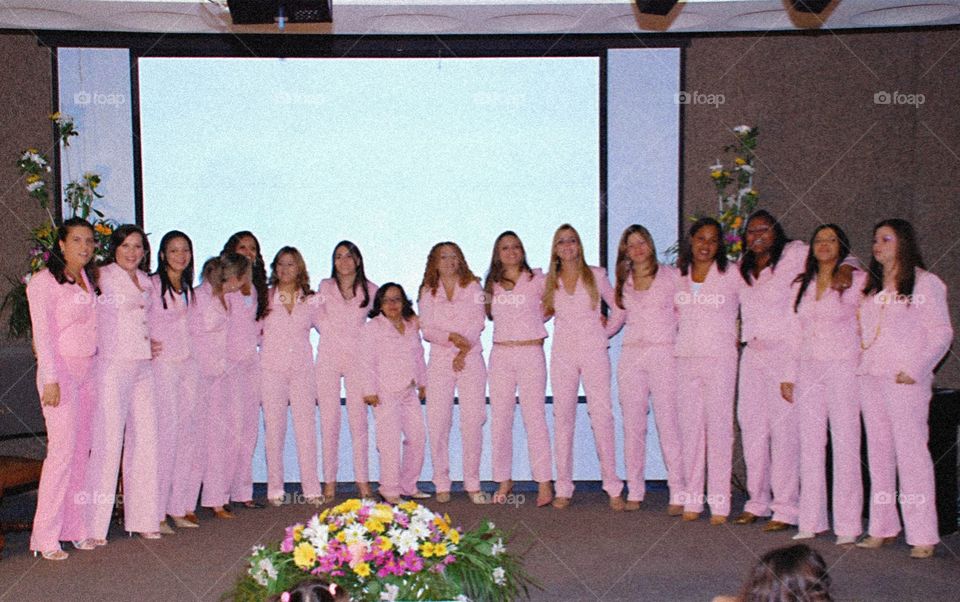 Social Service graduates in 2009 Uberaba all roses