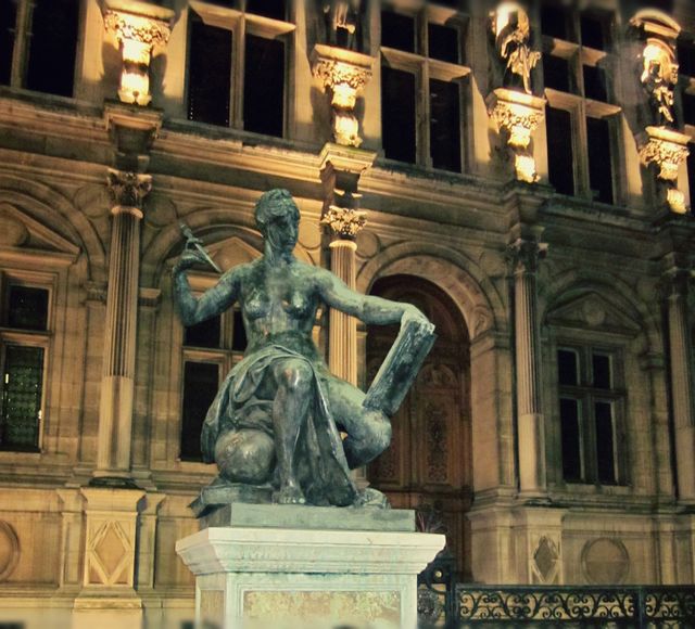 Statue in