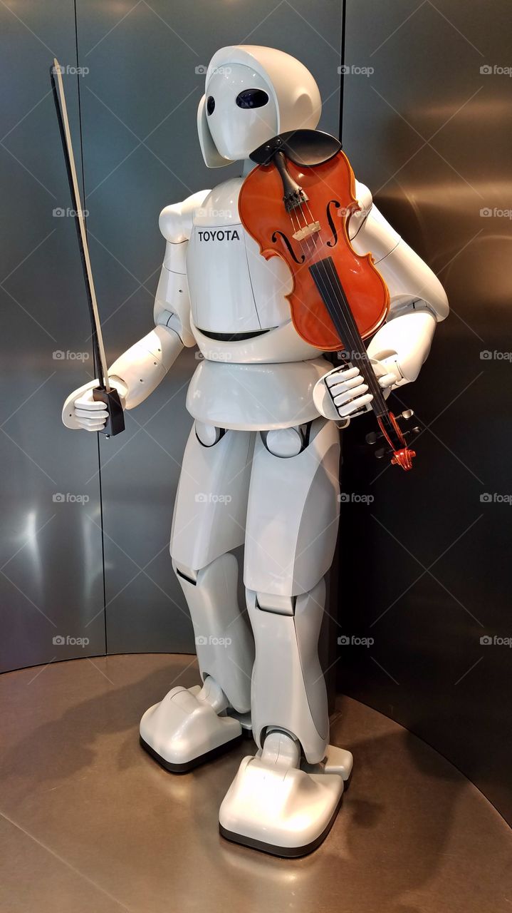 Violin playing robot