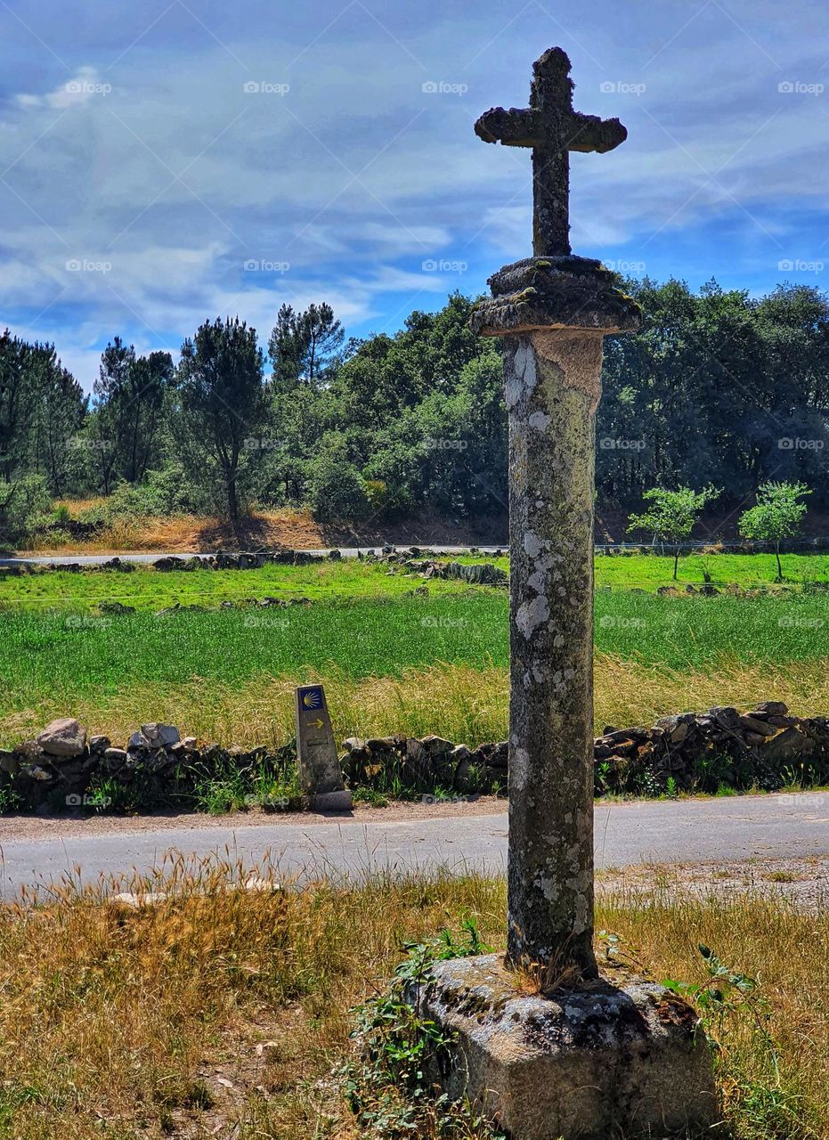 Cruceiro en el Camino de Santiago, Spain