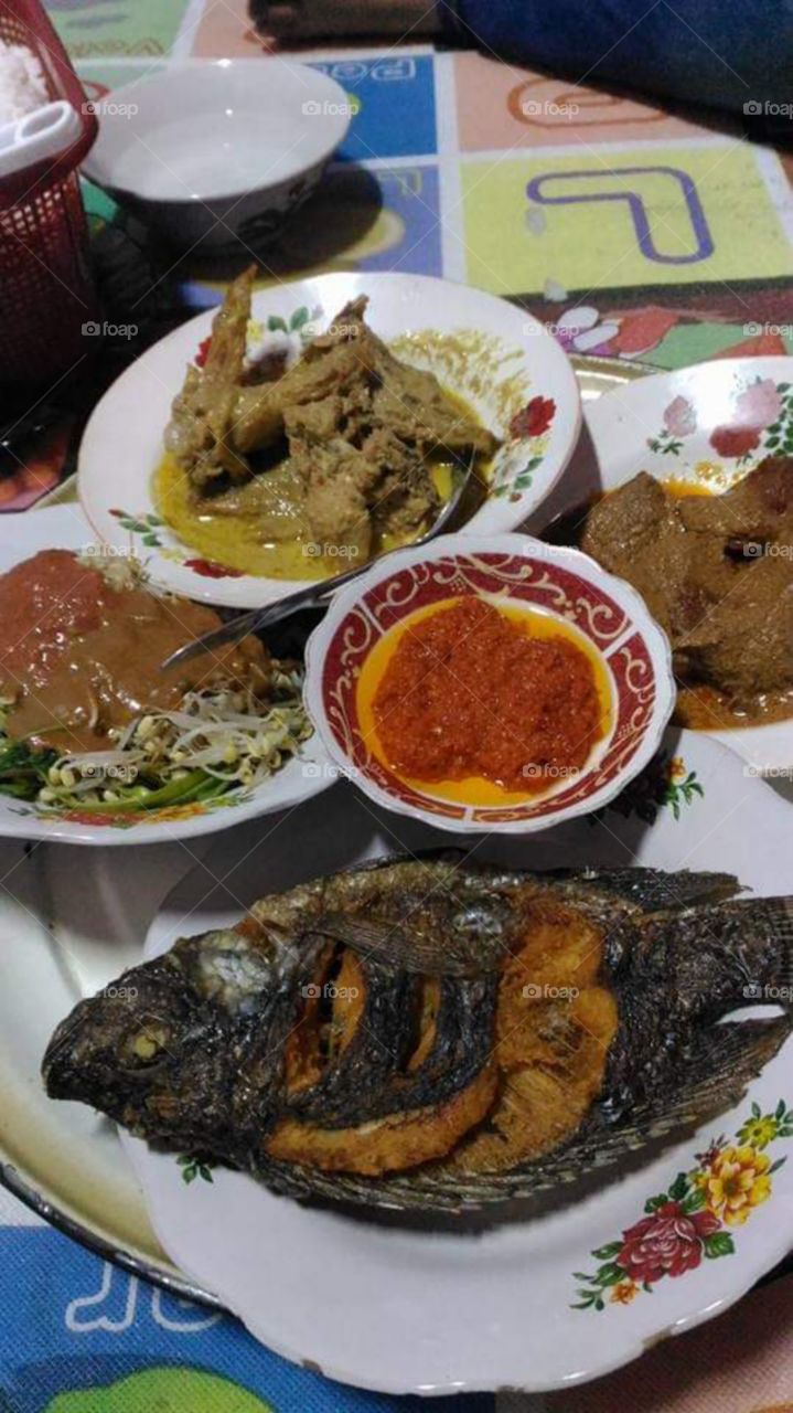 lombok traditional  food