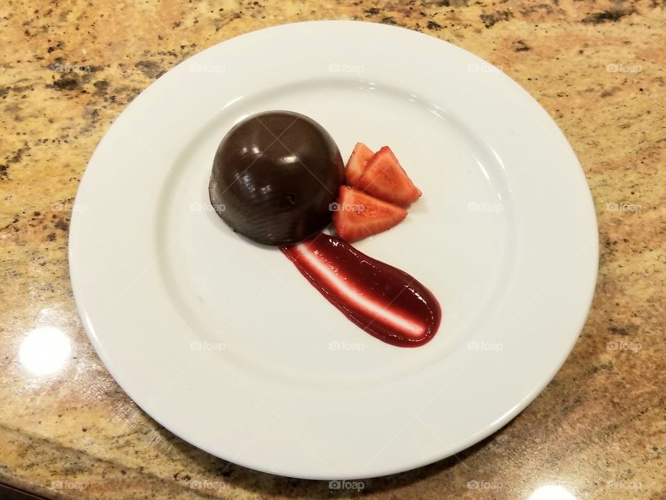 Chocolate torte with strawberry