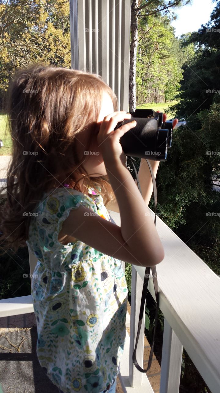 ah the wonder of binoculars to a child's eyes