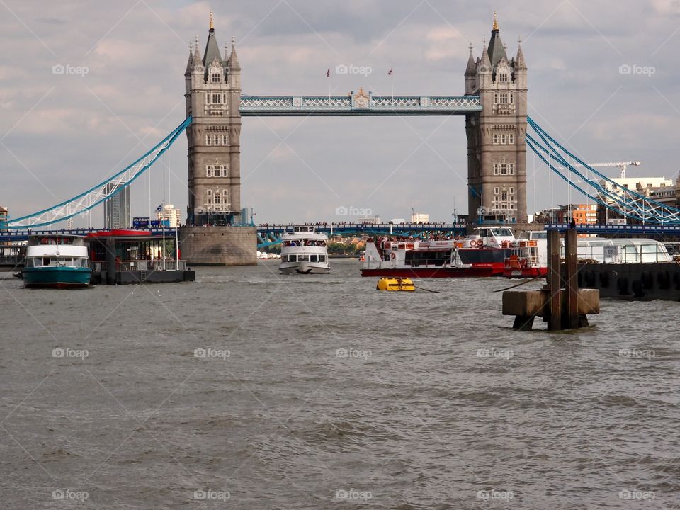 Summer vacation sightseeing in London 