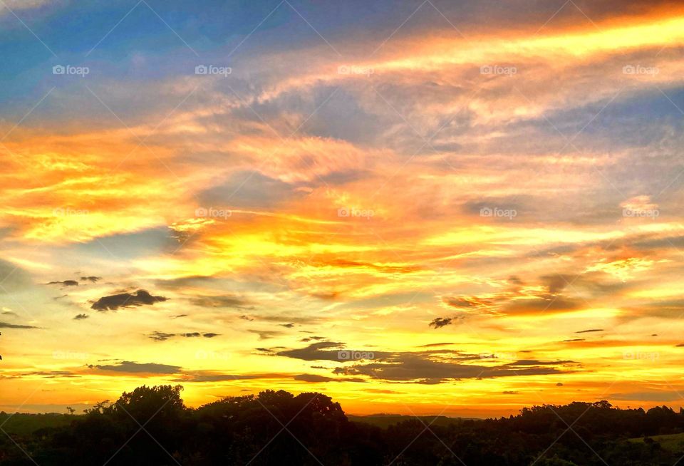 De tirar o fôlego!

🌇🇺🇸 An extremely beautiful sunset in Jundiaí, interior of Brazil. Cheer the nature! / 🇧🇷 Um entardecer extremamente bonito em Jundiaí, interior do Brasil. Viva a natureza! 

📸 #FOTOGRAFIAéNOSSOhobby