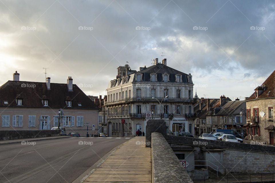 1872
La richesse de notre patrimoine architectural à l'image de ce bâtiment de plus d'un siècle transformé pour y établir la caserne d'un régiment d'infanterie puis la caisse d'Épargne d'Auxerre.
