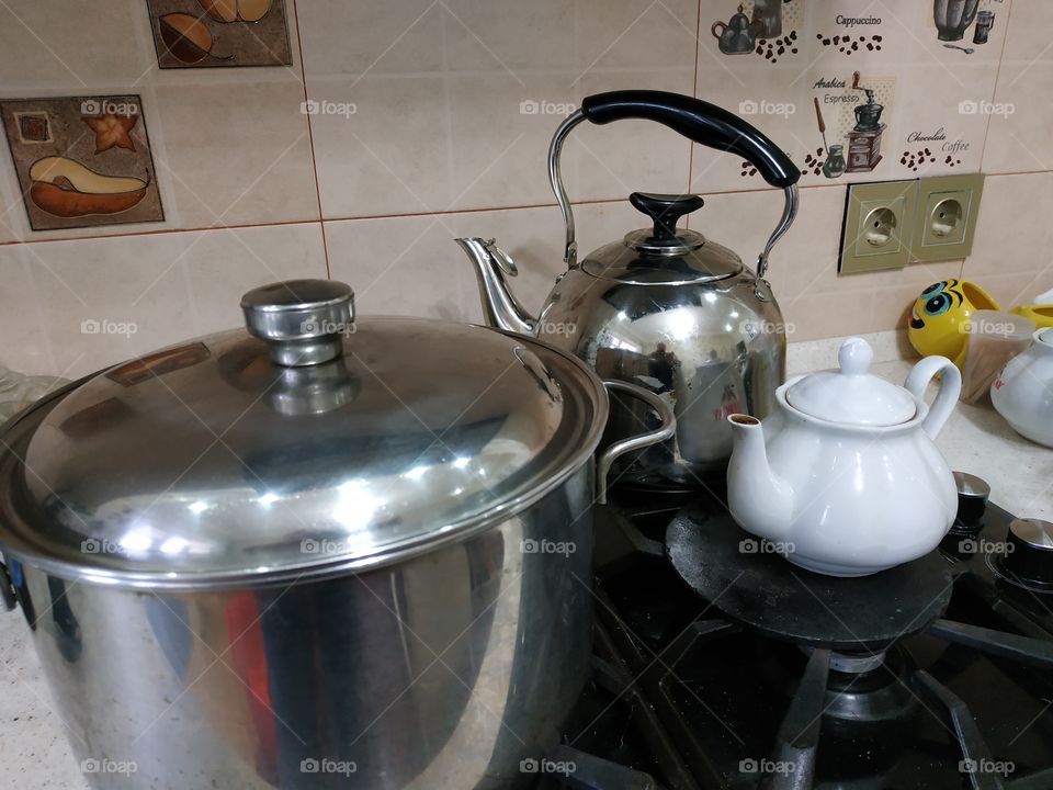 teapot and pan