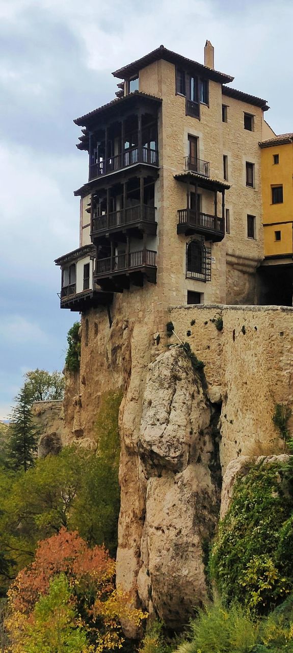 Casas Colgadas
