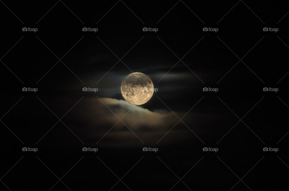 Shoot the Moon. Full moon and clouds