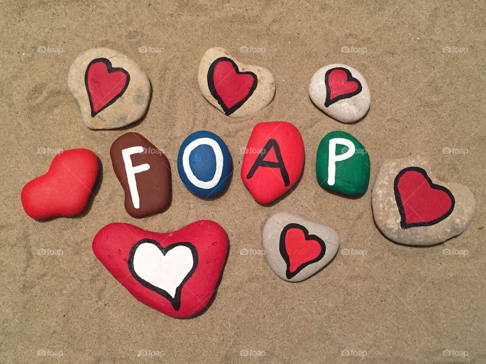 We all love Foap, message on colored stones